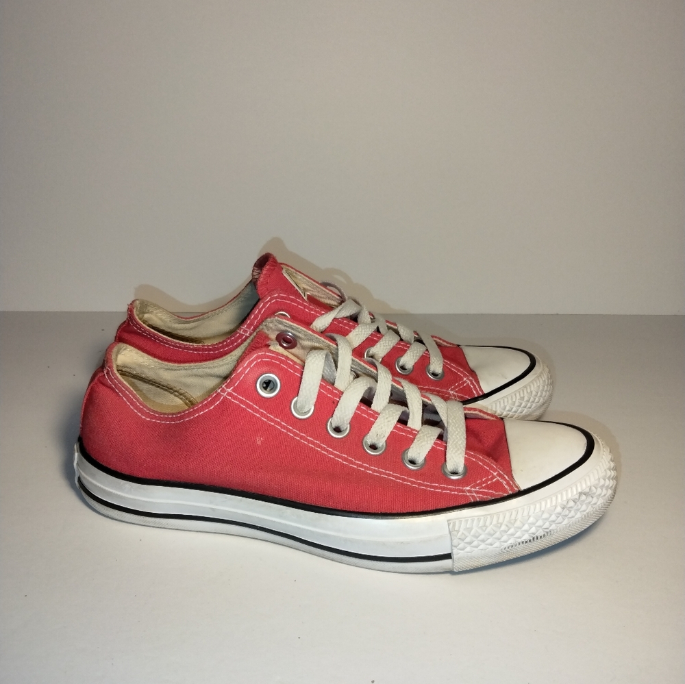 Converse Chuck Taylor All Star Low M9696  Women Size 7